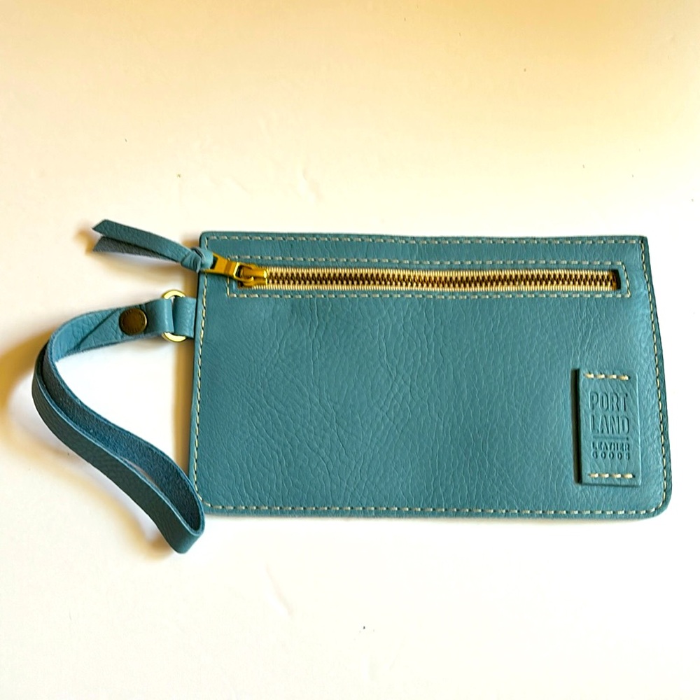 Dream color Portland Leather Adriana Pouch